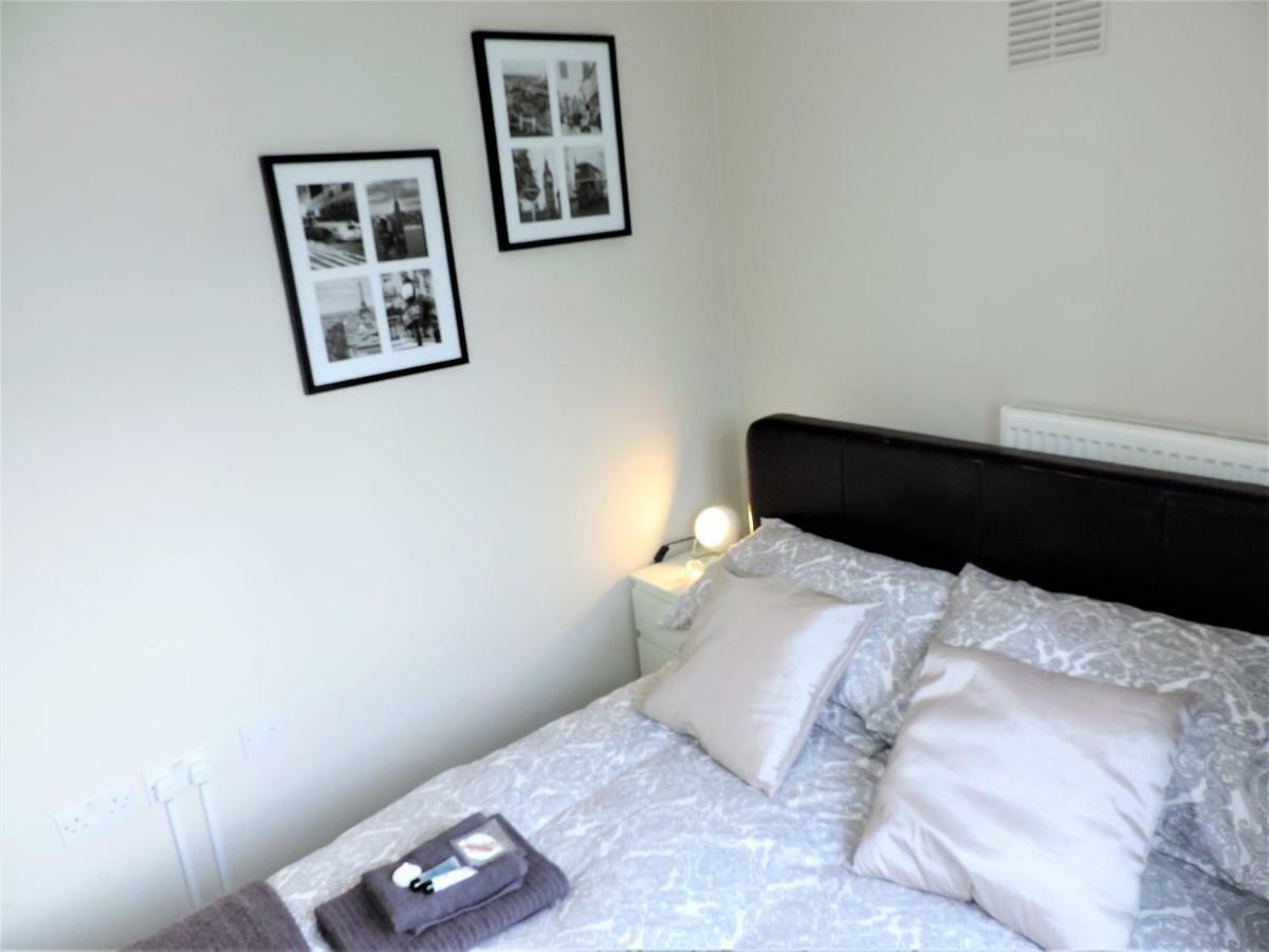 1 Bed Bagshot Pennyhill Accommodation Exterior foto